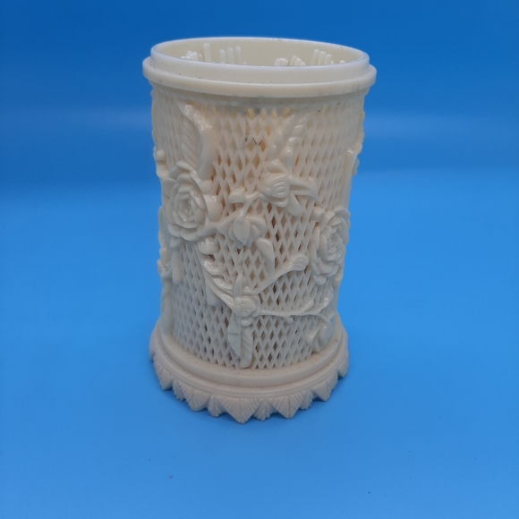 Vintage 1978 Celluloid 36 Appetizer Forks With Floral Rose Intricate Holder - Picture 6 of 7